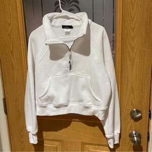 Cozy White Zip-Up Sweatshirt Women’s Size Small